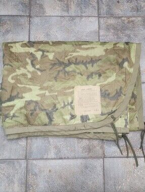 Vintage 1967 Vietnam Era ERDL Camo Center Seam USGI Woobie Poncho Liner